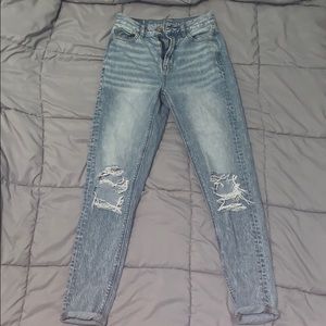 Women’s mom jeans